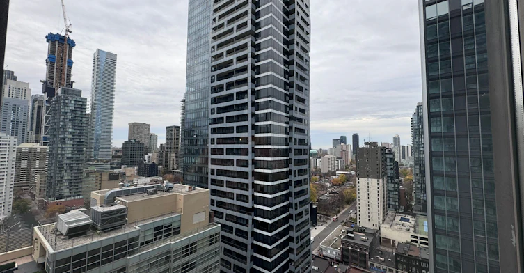 2407-24 Wellesley Street W, Toronto, ON, M4Y 2X6 - 10