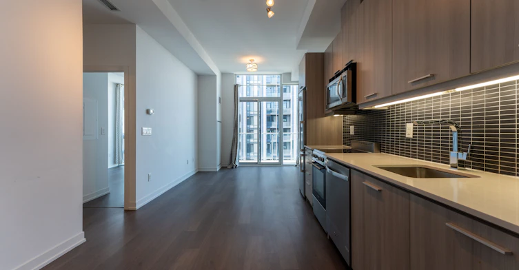 PH01-105 George Street, Toronto, ON, M5A 0L4