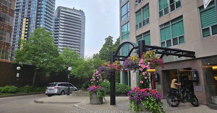 517-942 Yonge Street, Toronto, ON, M4W 3S8 - 3