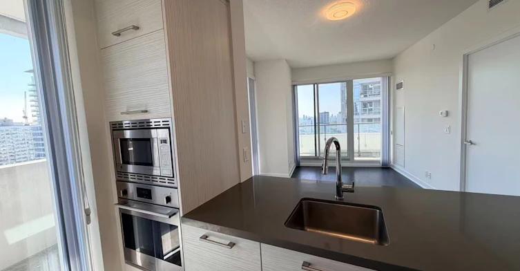2403-2221 Yonge Street, Toronto, ON, M4S 0B8 - 4