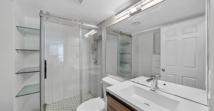 1704-44 Gerrard Street W, Toronto, ON, M5G 2K2 - 18