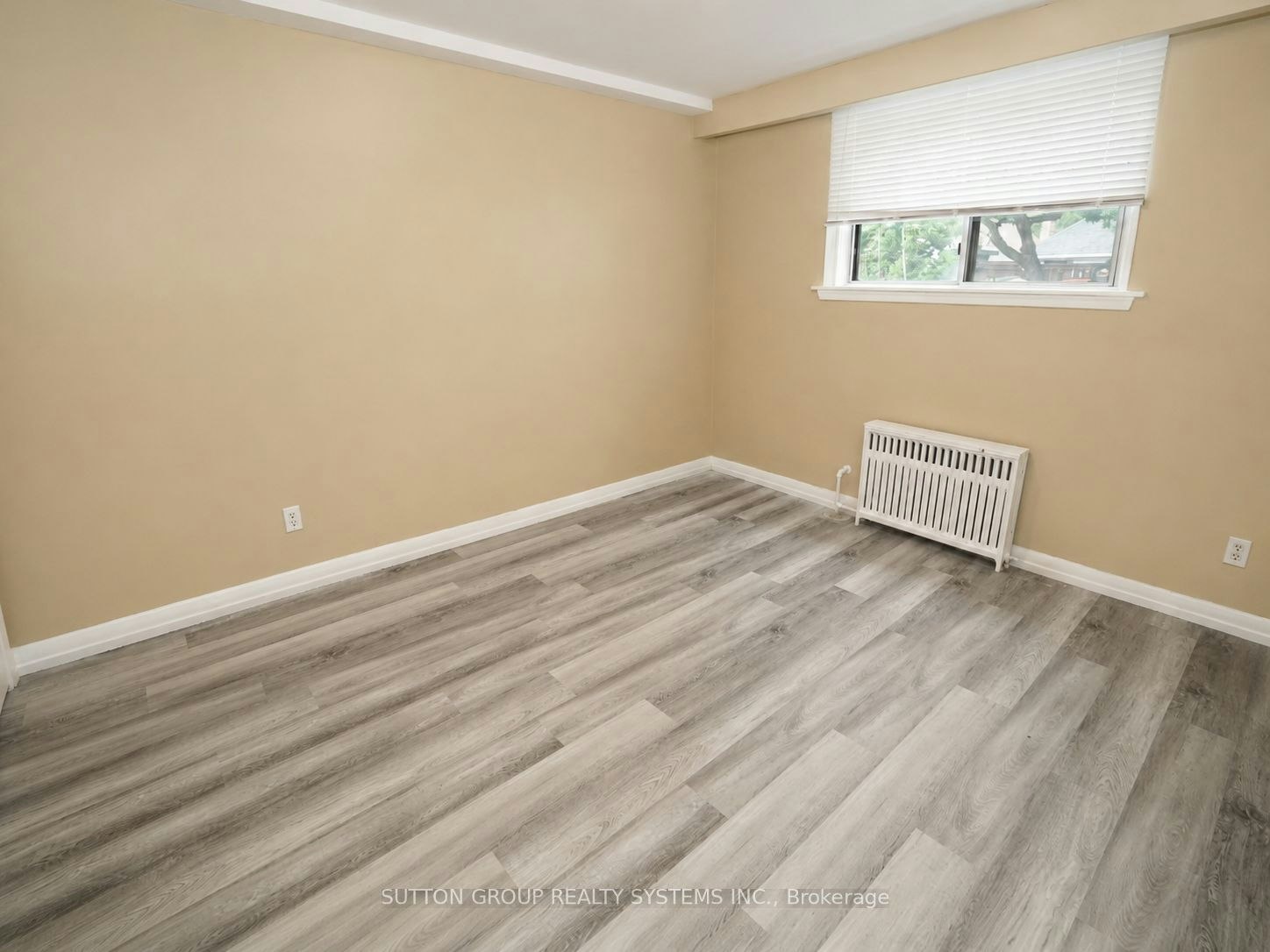 324 Lauder Avenue, Toronto, ON, M6E 3H6 - 6