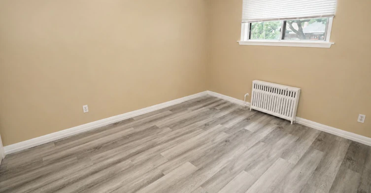 324 Lauder Avenue, Toronto, ON, M6E 3H6 - 6