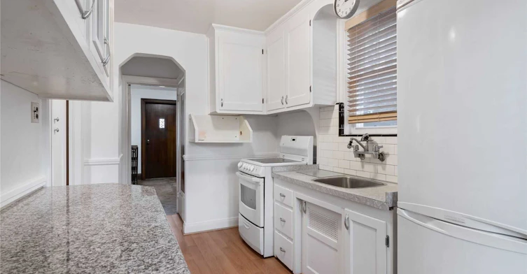 705 Hillsdale Avenue E, Toronto, ON, M4S 1V4 - 11