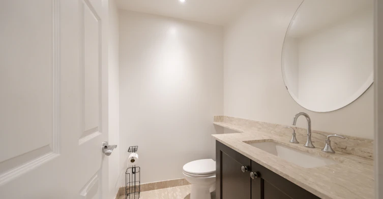 1804-35 Balmuto Street, Toronto, ON, M4Y 0A3 - 18