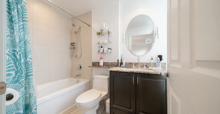1804-35 Balmuto Street, Toronto, ON, M4Y 0A3 - 23