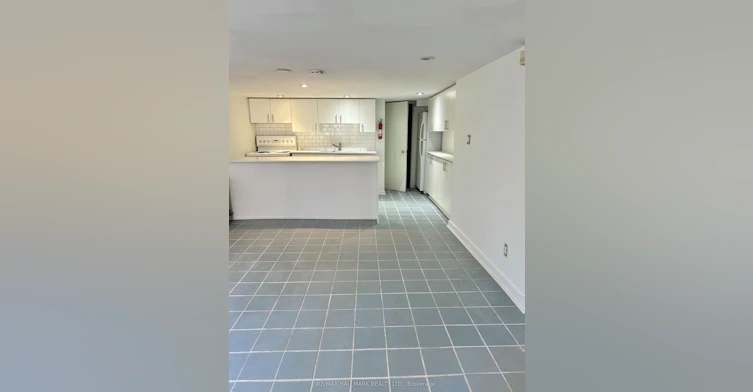 Lower-375 Palmerston Boulevard, Toronto, ON, M6G 2N5 - 3