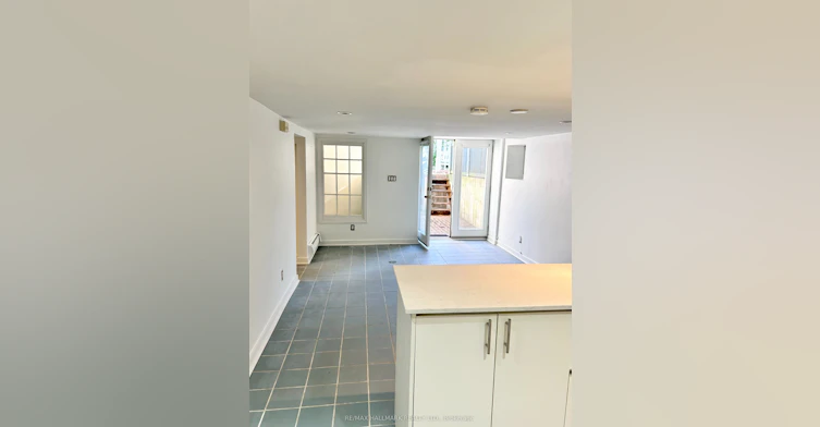 Lower-375 Palmerston Boulevard, Toronto, ON, M6G 2N5 - 5