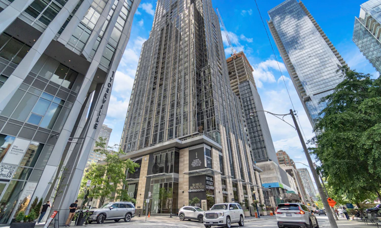 2113-11 Yorkville Avenue