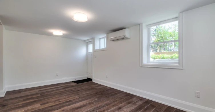 Lower-674 Eglinton Avenue E, Toronto, ON, M4G 2K5 - 13