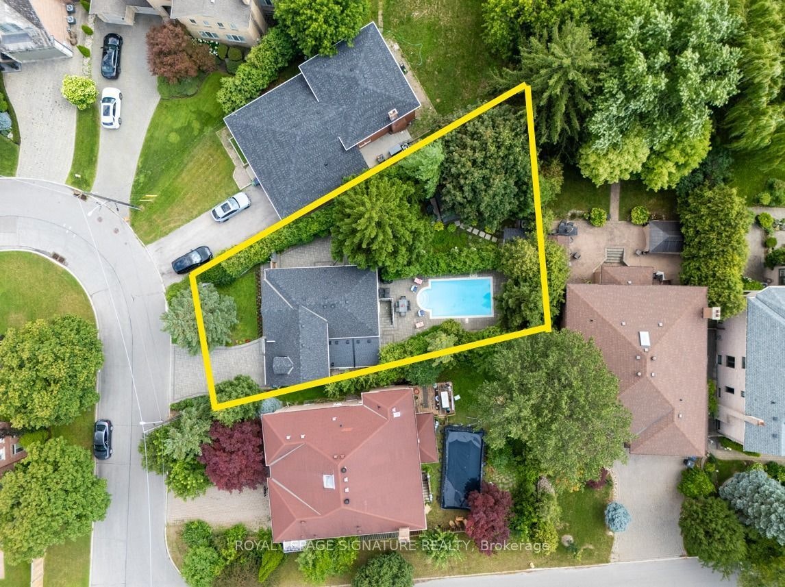 3 Pamcrest Drive, Toronto, ON, M2M 2L9 - 32