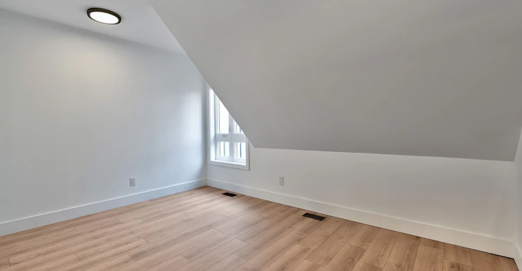 CoachHs-50A Lanark Avenue, Toronto, ON, M6C 2B4 - 5