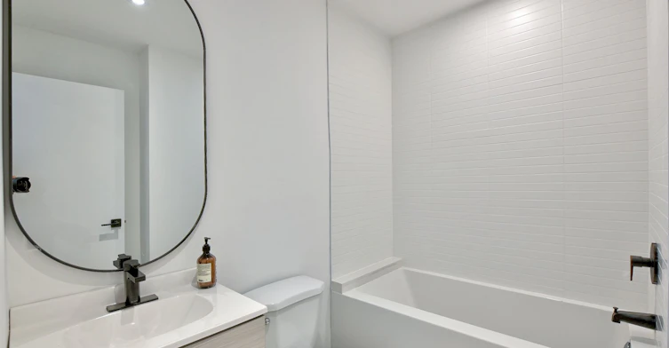CoachHs-50A Lanark Avenue, Toronto, ON, M6C 2B4 - 8