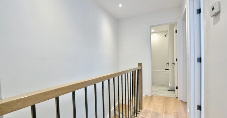 CoachHs-50A Lanark Avenue, Toronto, ON, M6C 2B4 - 4