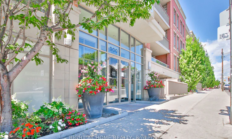 327-900 Mount Pleasant Road