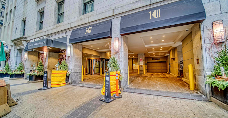 915-1 King Street W, Toronto, ON, M5X 1C8 - 4