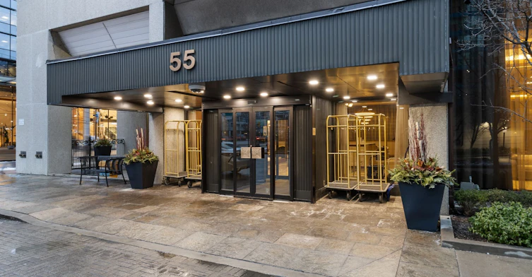 3517-55 Harbour Square, Toronto, ON, M5J 2L1 - 2