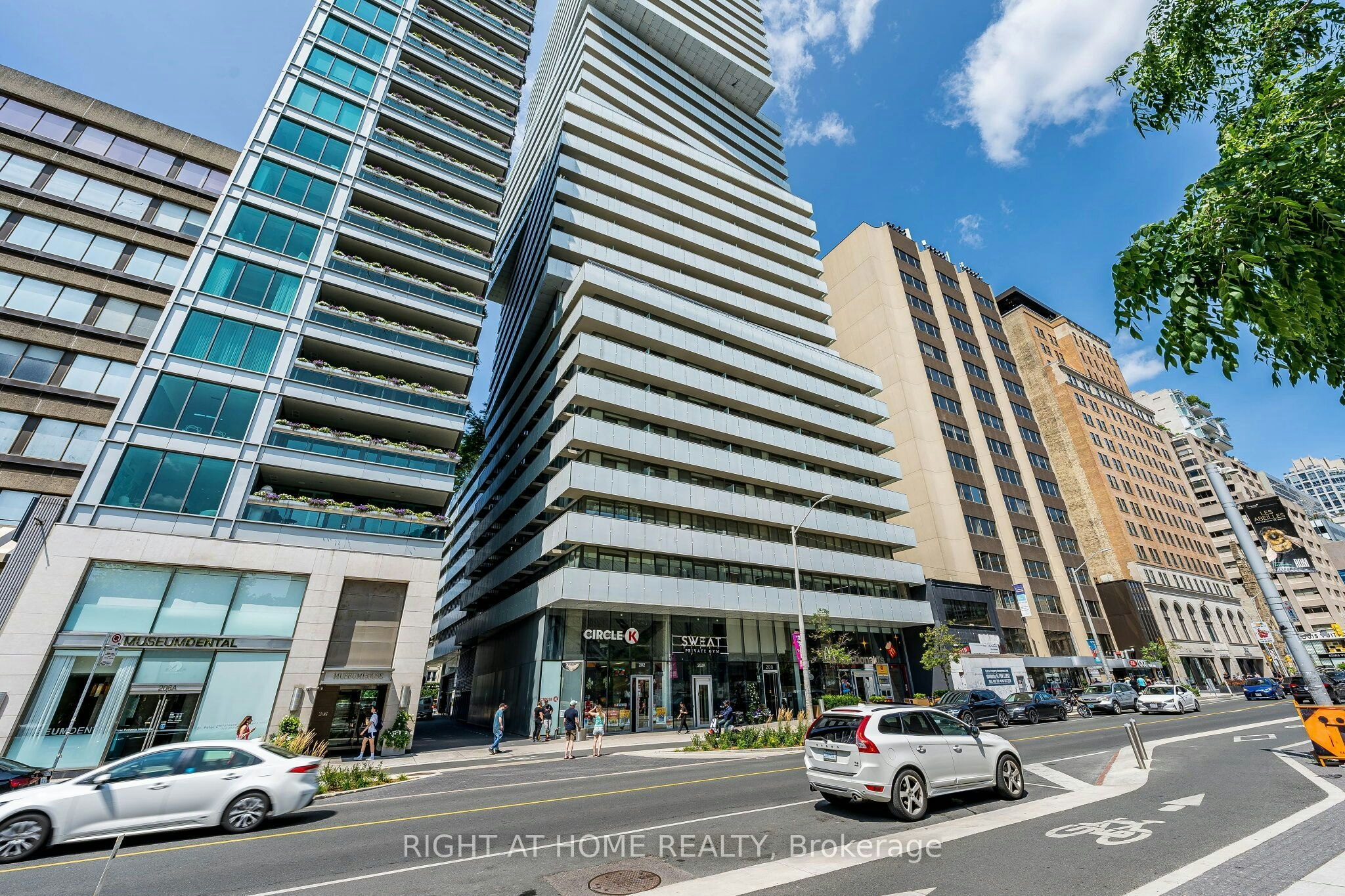 1604-200 Bloor Street W, Toronto, ON, M5S 0B1 - 2