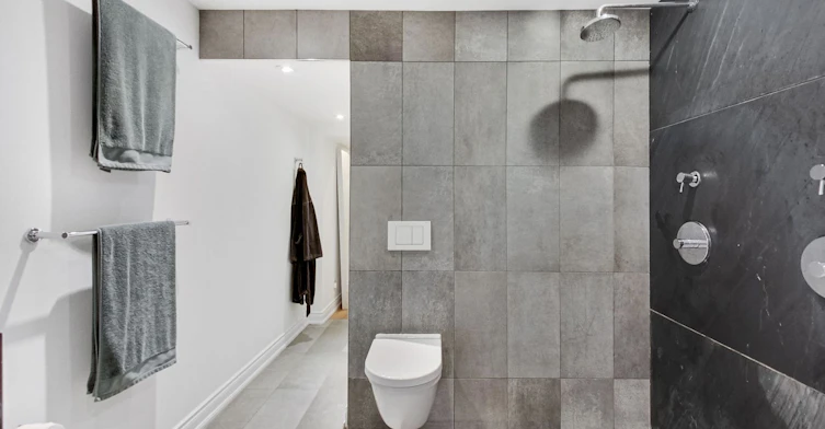 Main & Lower-141 Claremont Street E, Toronto, ON, M6J 2M7 - 13