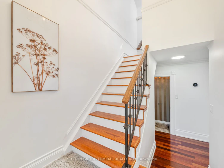 21 Rialto Drive, Toronto, ON, M3A 2N7 - 4