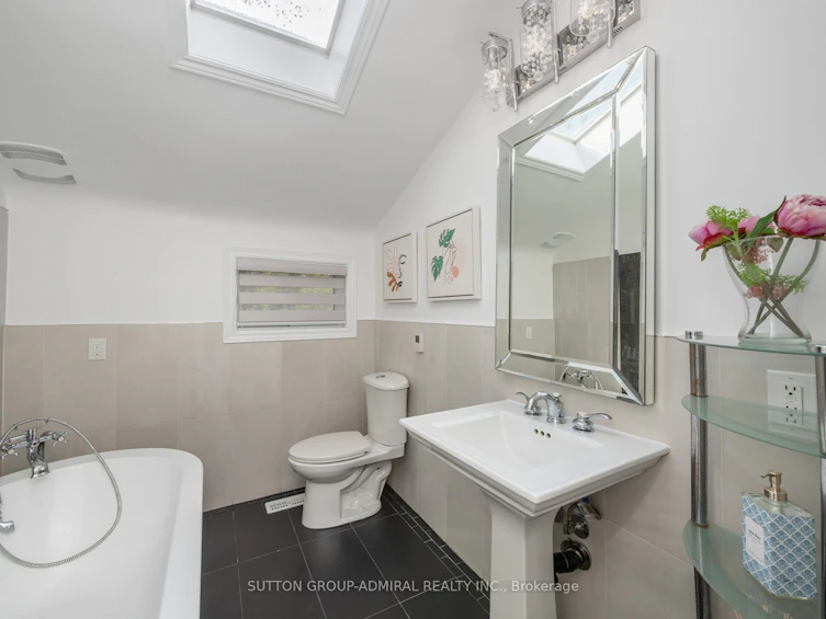 21 Rialto Drive, Toronto, ON, M3A 2N7 - 23