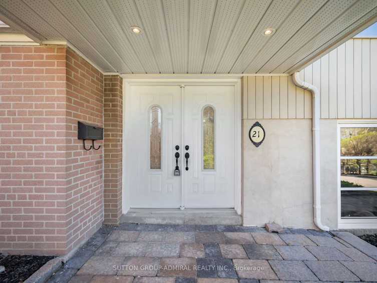 21 Rialto Drive, Toronto, ON, M3A 2N7 - 2