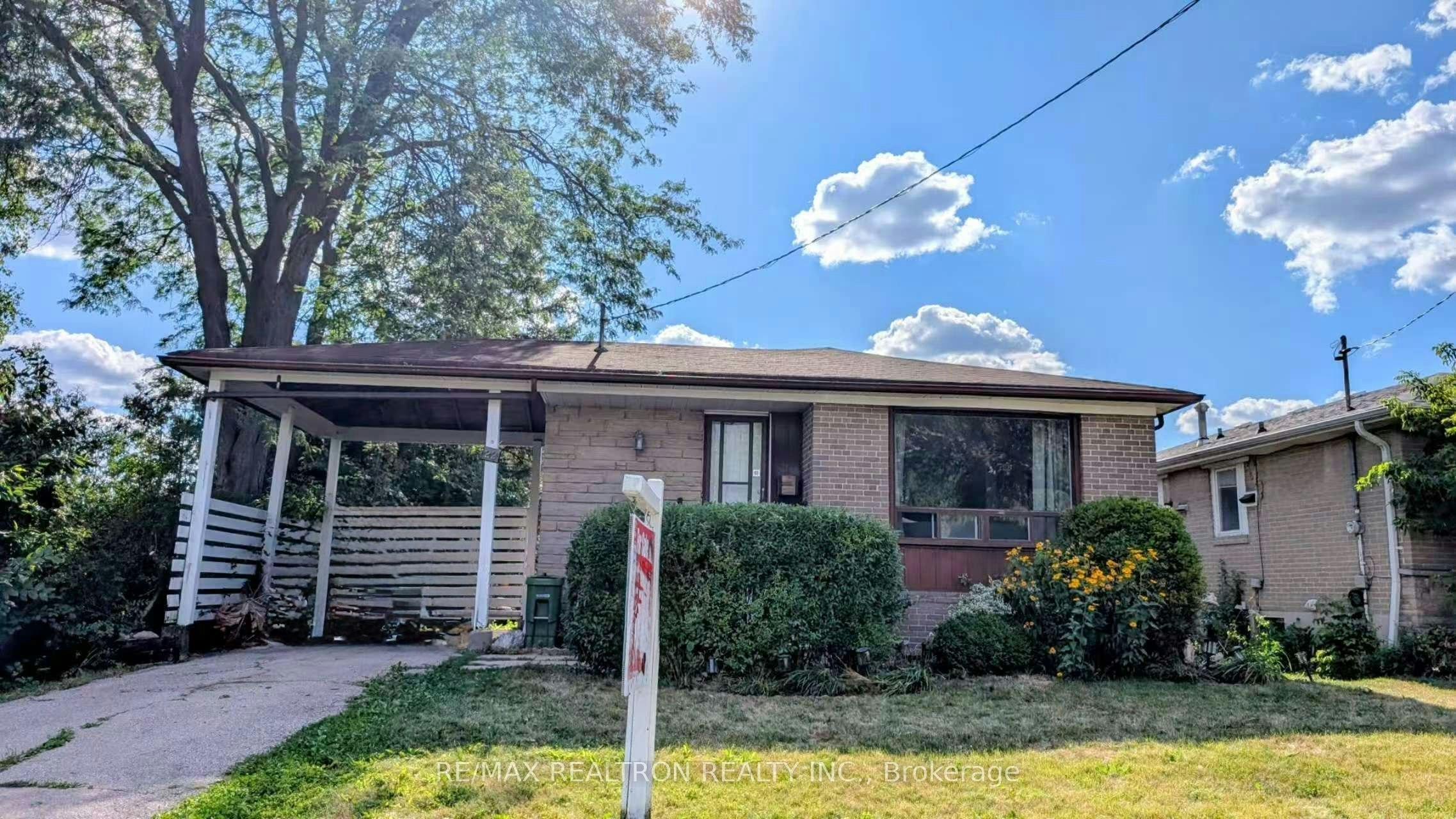 22 Rochelle Crescent, Toronto, ON, M2J 1Y4