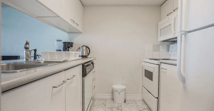 3309-38 Elm Street, Toronto, ON, M5G 2K5 - 5