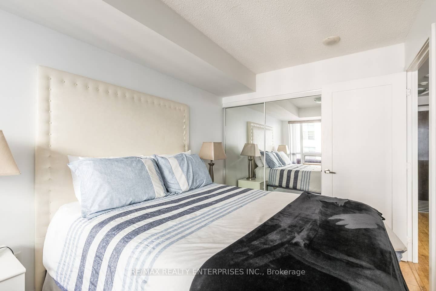 1109-20 Blue Jays Way, Toronto, ON, M5V 3W6 - 8