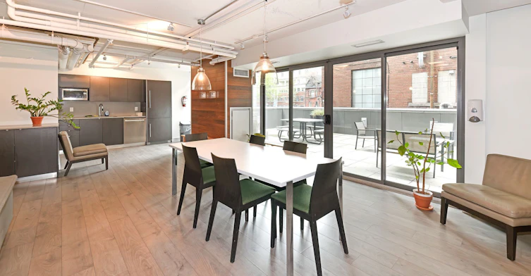 701-32 Camden Street, Toronto, ON, M5V 0G4 - 17
