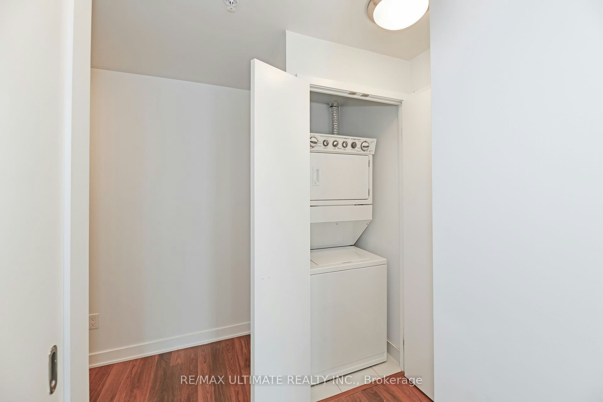 701-32 Camden Street, Toronto, ON, M5V 0G4 - 9