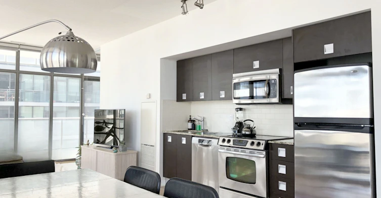 2511-33 Charles Street E, Toronto, ON, M4Y 1R9 - 2