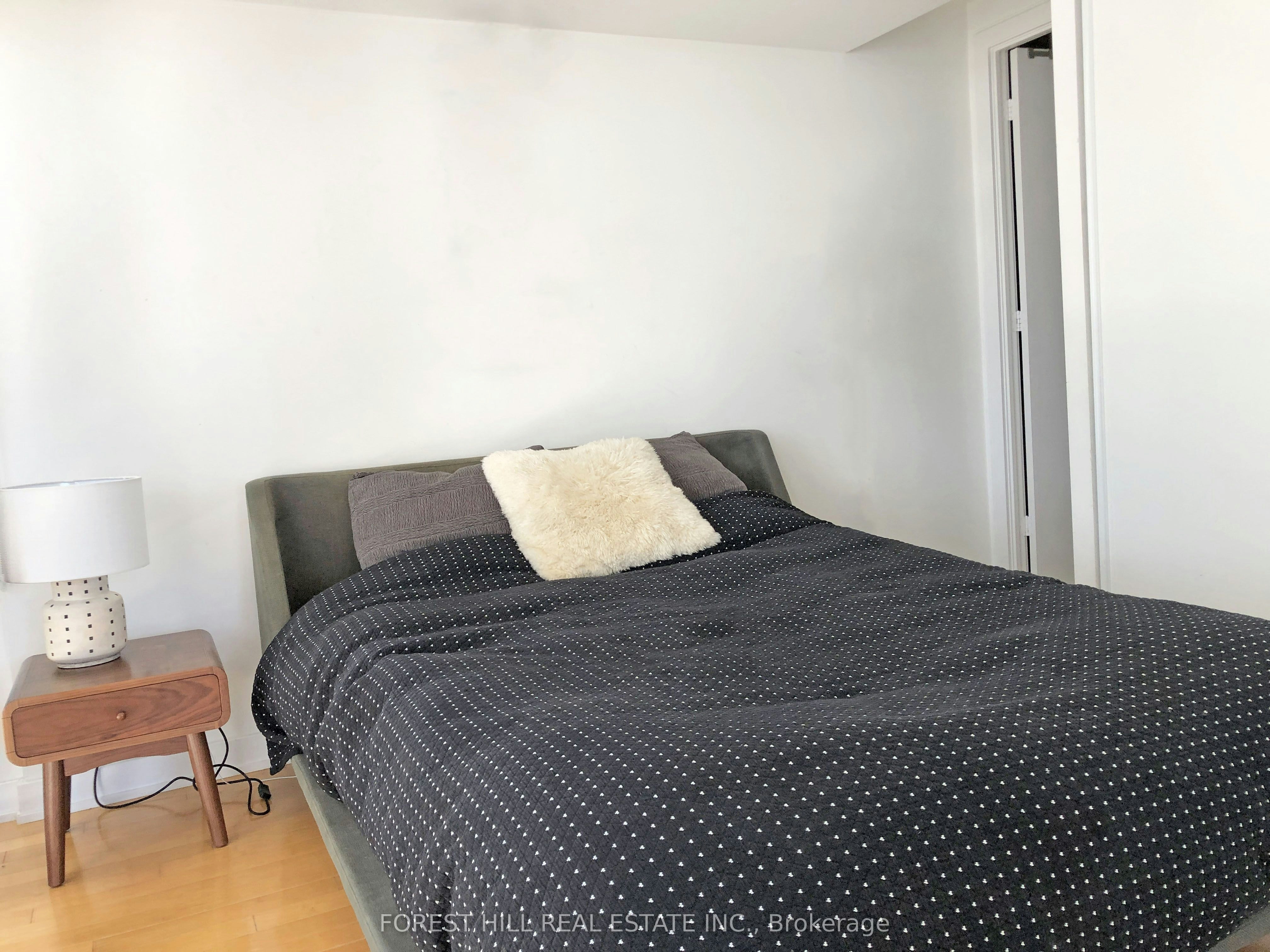 2511-33 Charles Street E, Toronto, ON, M4Y 1R9 - 7