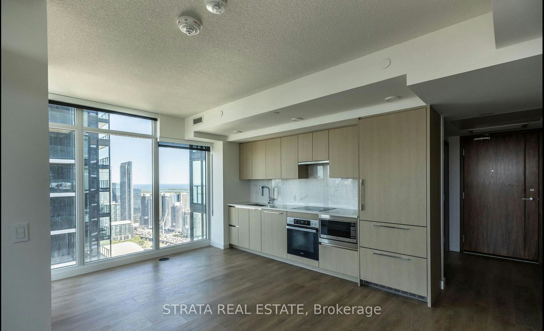 5705-3 Concord Cityplace Way, Toronto, ON, M5V 0X4 - 2