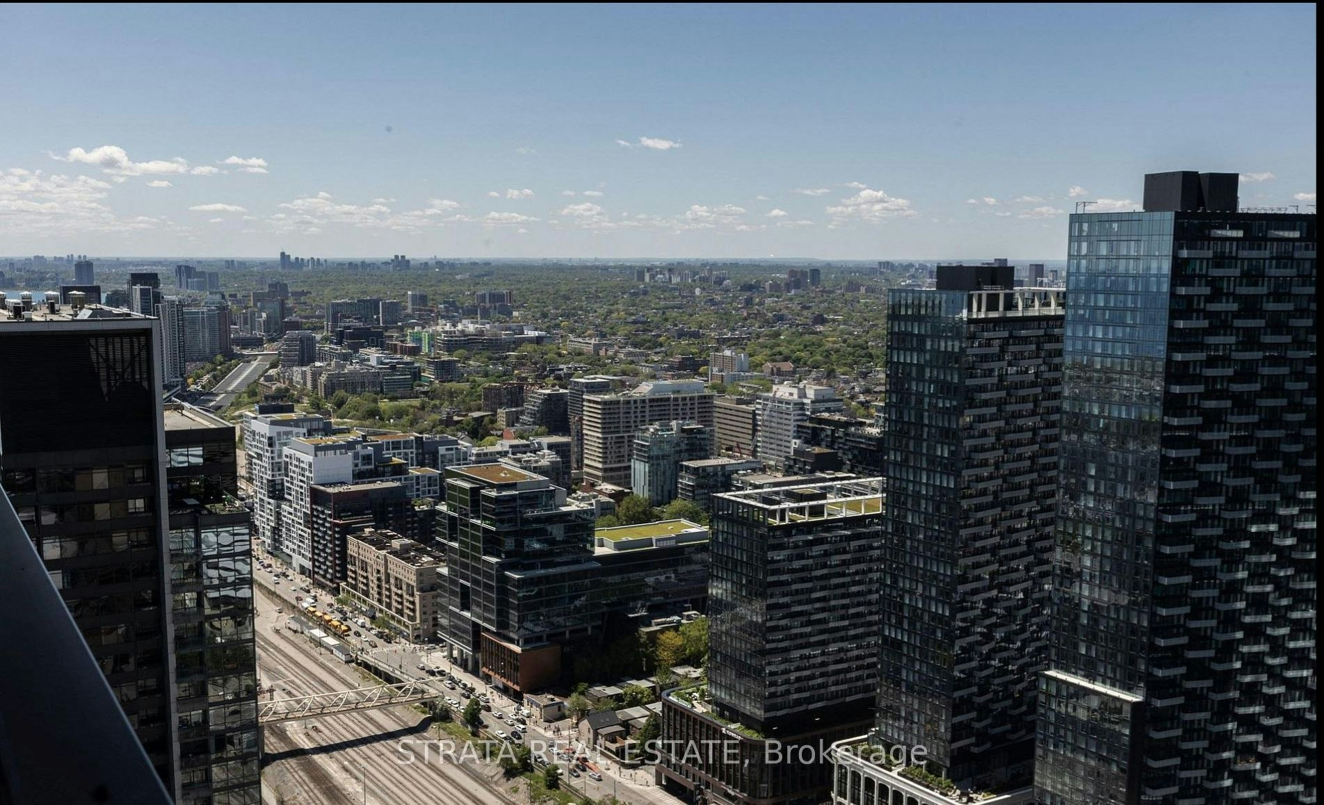 5705-3 Concord Cityplace Way, Toronto, ON, M5V 0X4 - 25