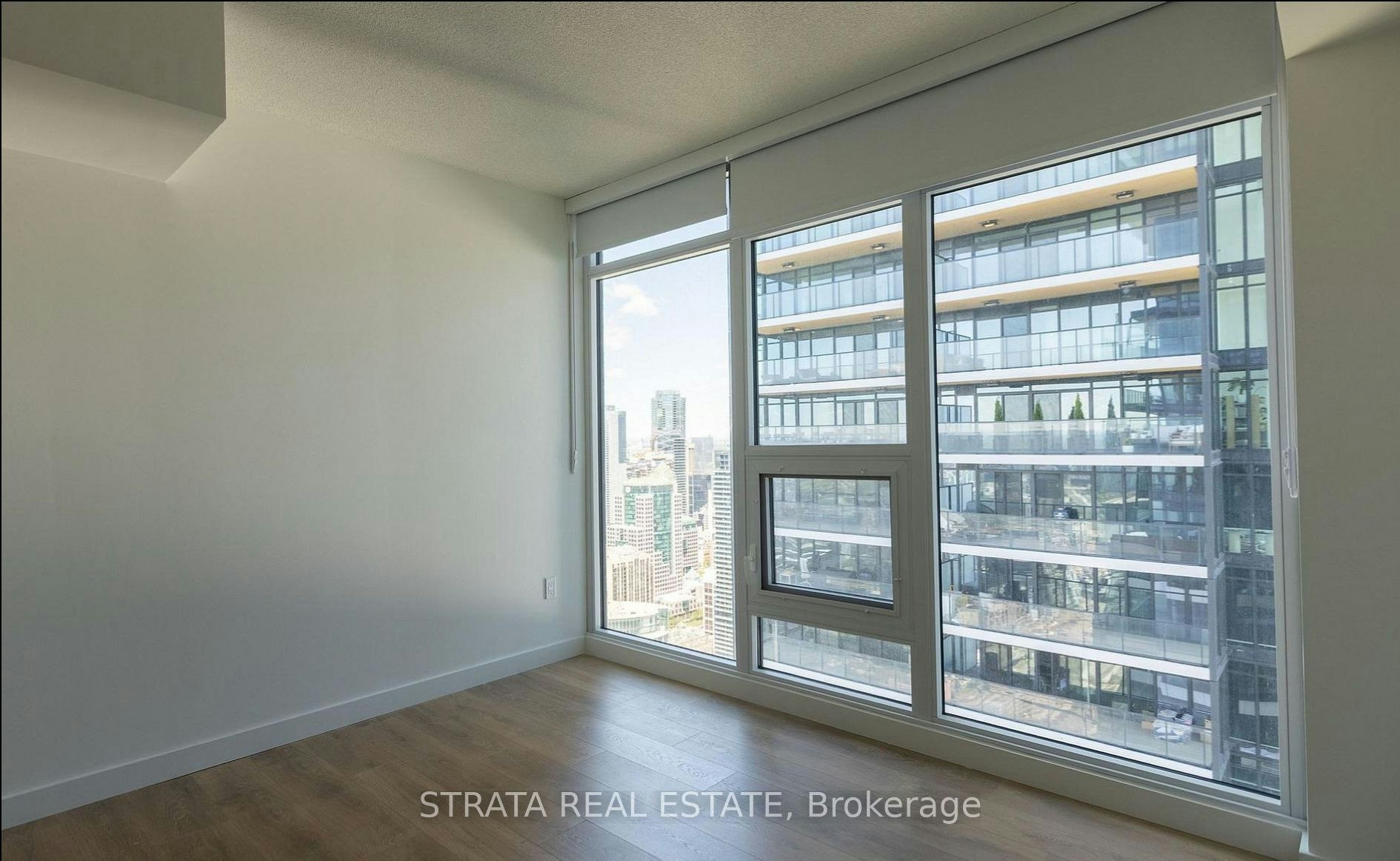 5705-3 Concord Cityplace Way, Toronto, ON, M5V 0X4 - 17