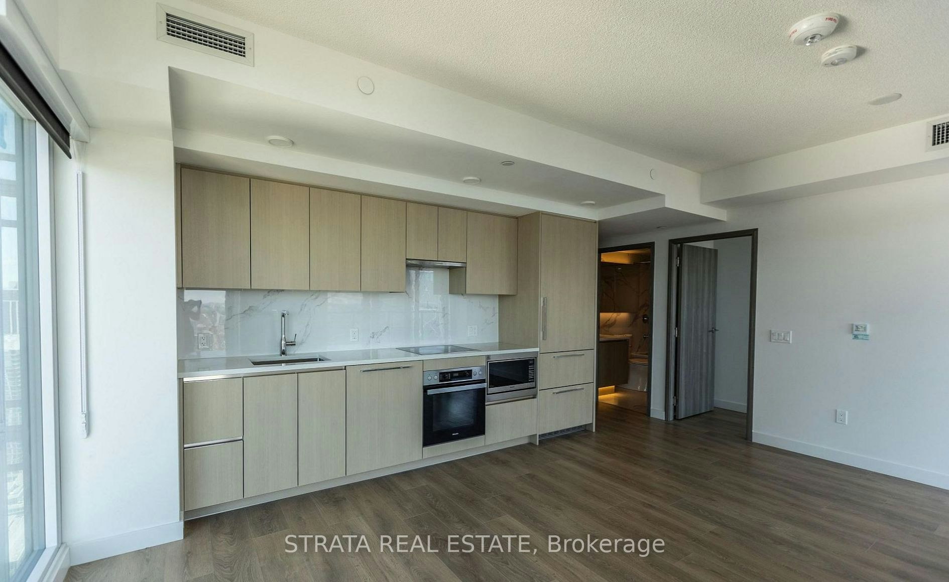 5705-3 Concord Cityplace Way, Toronto, ON, M5V 0X4 - 3