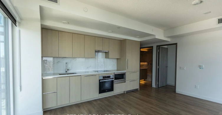 5705-3 Concord Cityplace Way, Toronto, ON, M5V 0X4 - 3