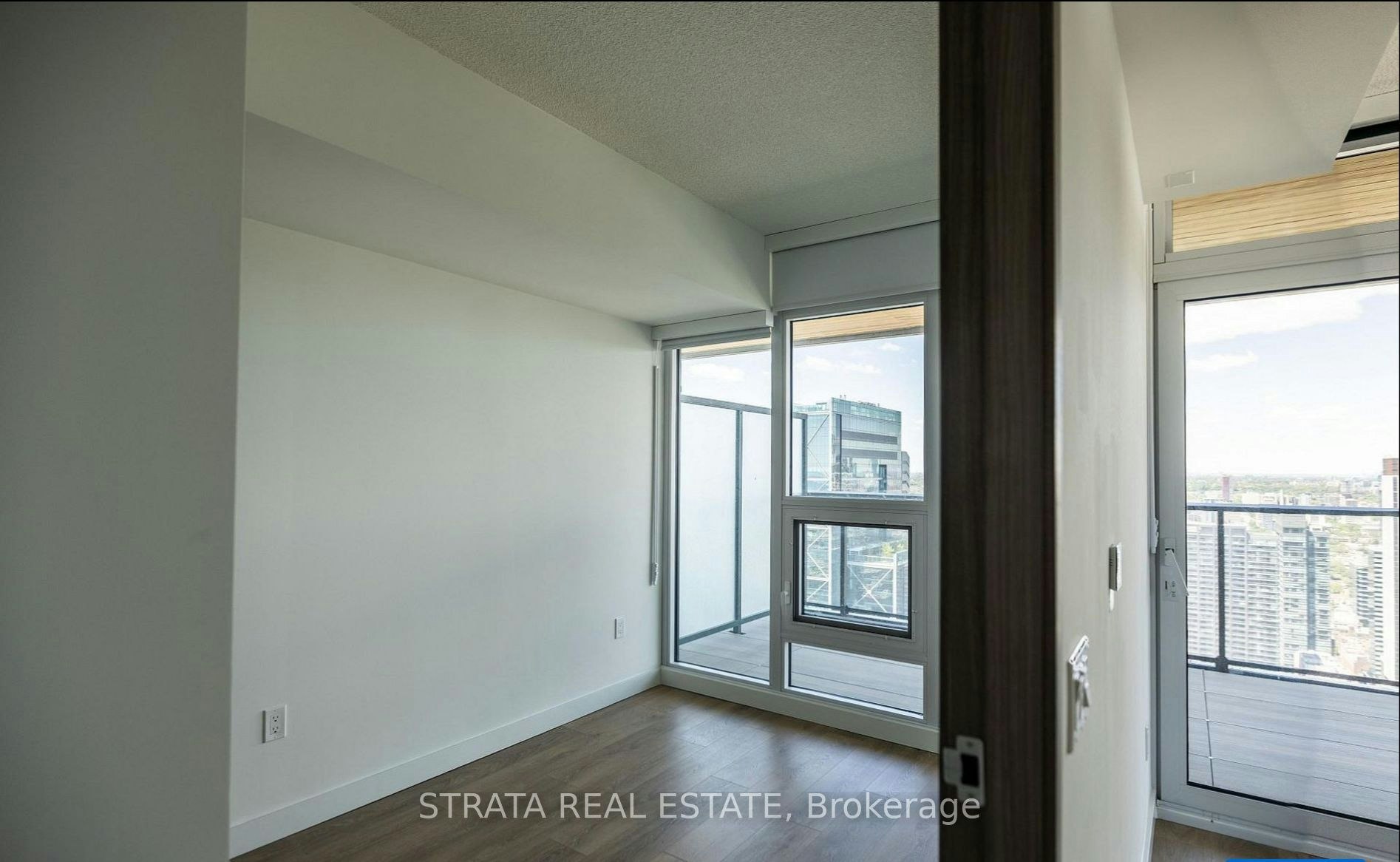 5705-3 Concord Cityplace Way, Toronto, ON, M5V 0X4 - 7