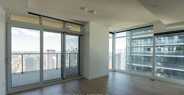 5705-3 Concord Cityplace Way, Toronto, ON, M5V 0X4