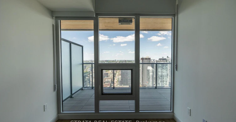 5705-3 Concord Cityplace Way, Toronto, ON, M5V 0X4 - 8