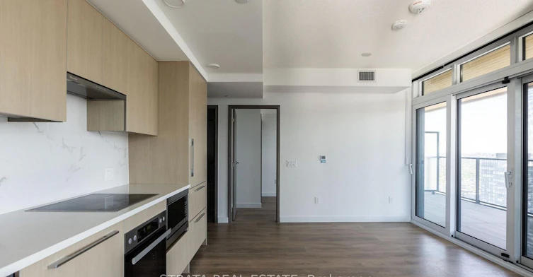 5705-3 Concord Cityplace Way, Toronto, ON, M5V 0X4 - 5