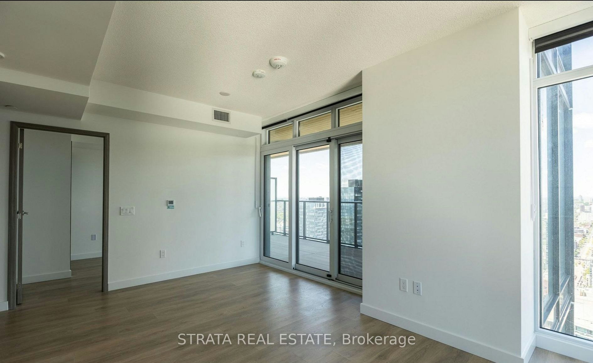 5705-3 Concord Cityplace Way, Toronto, ON, M5V 0X4 - 4