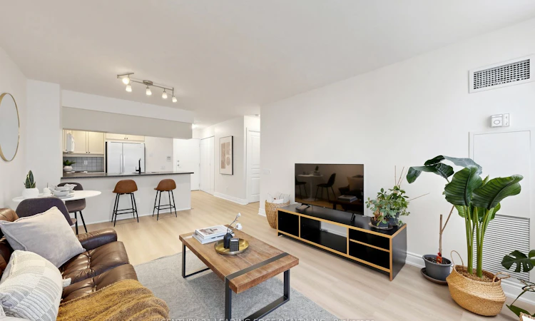 328-15 Northtown Way