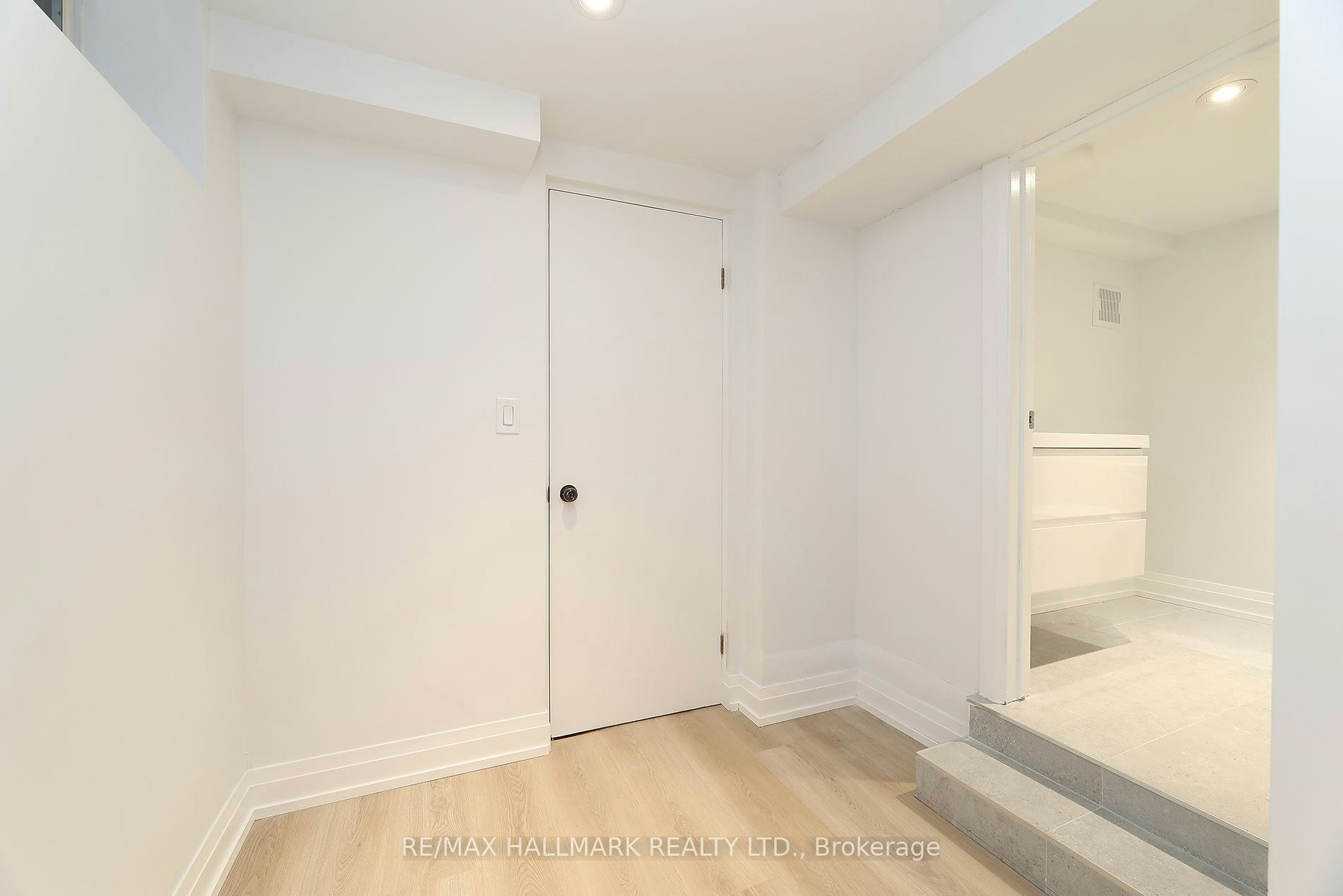38 Halton Street, Toronto, ON, M6J 1R3 - 13