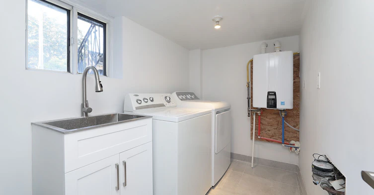 38 Halton Street, Toronto, ON, M6J 1R3 - 17