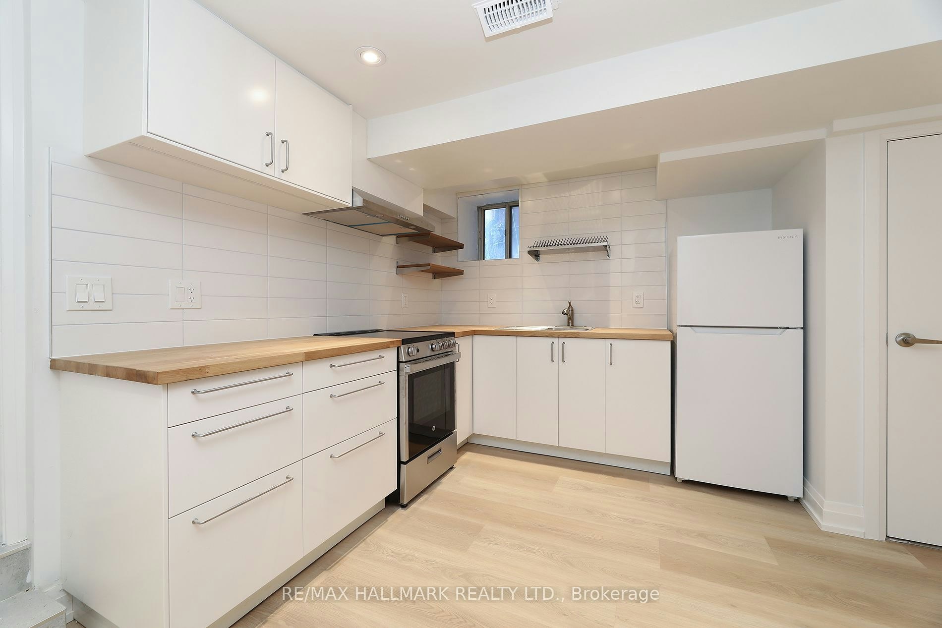 38 Halton Street, Toronto, ON, M6J 1R3 - 4