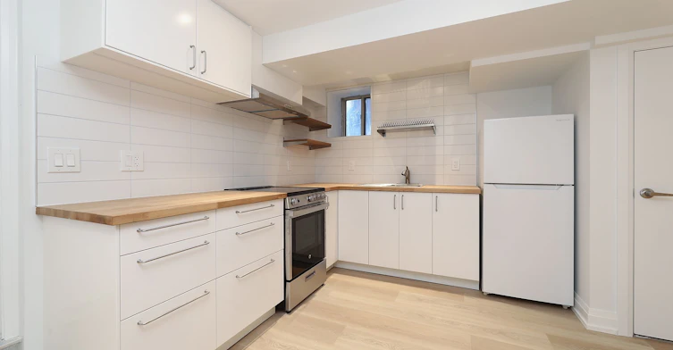 38 Halton Street, Toronto, ON, M6J 1R3 - 4