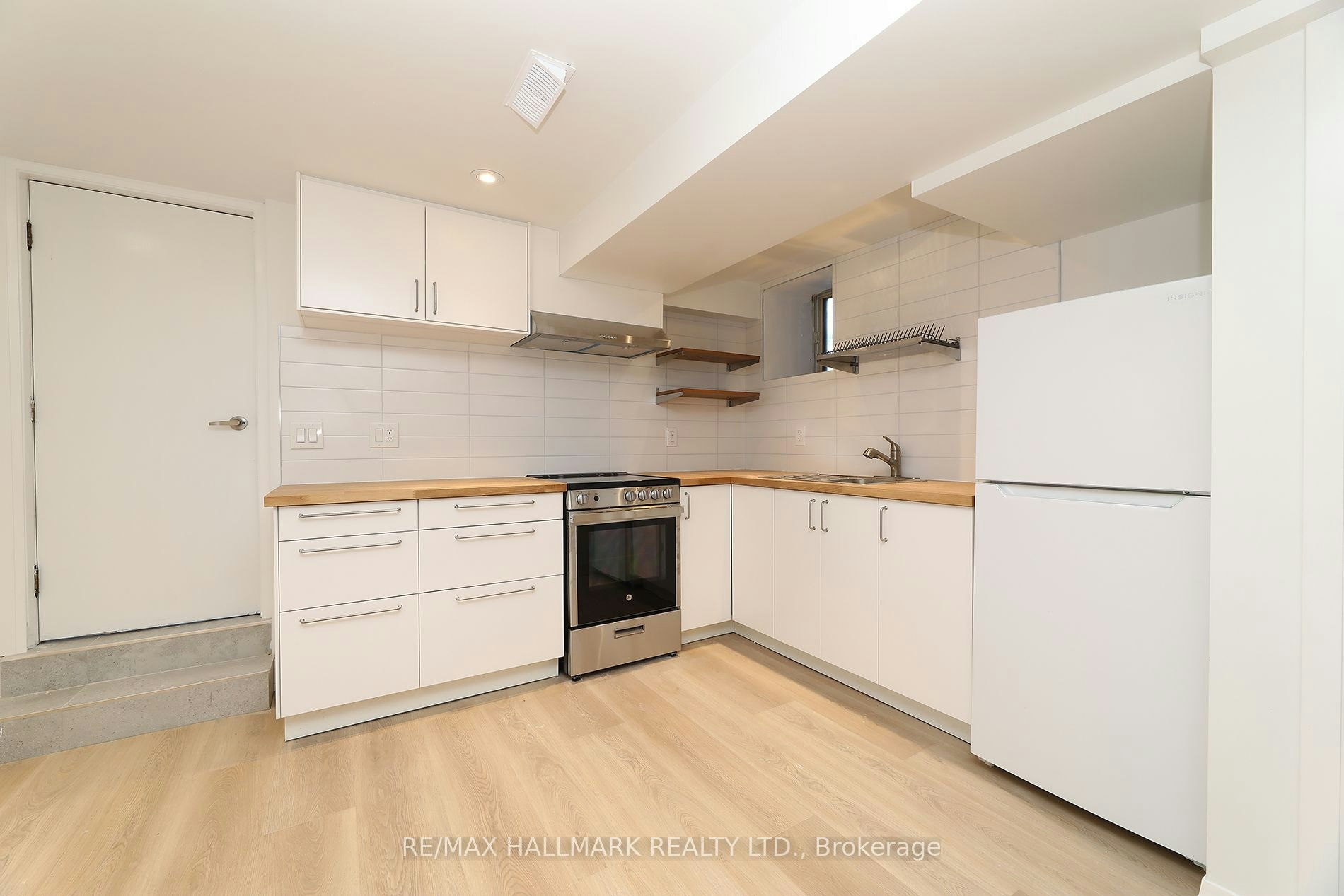 38 Halton Street, Toronto, ON, M6J 1R3 - 5