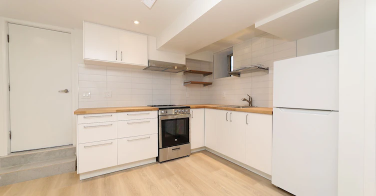 38 Halton Street, Toronto, ON, M6J 1R3 - 5